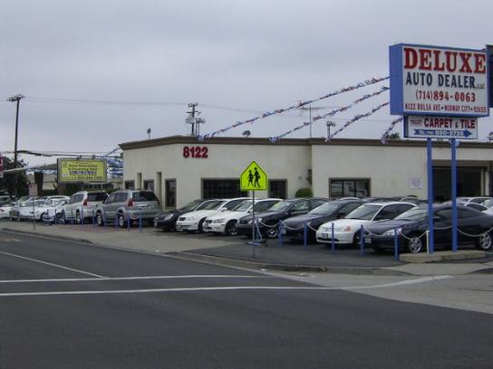 Deluxe Auto Dealer