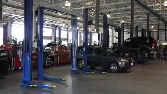Bob Rohrman Schaumburg Ford Car Dealership In Schaumburg Il 60173