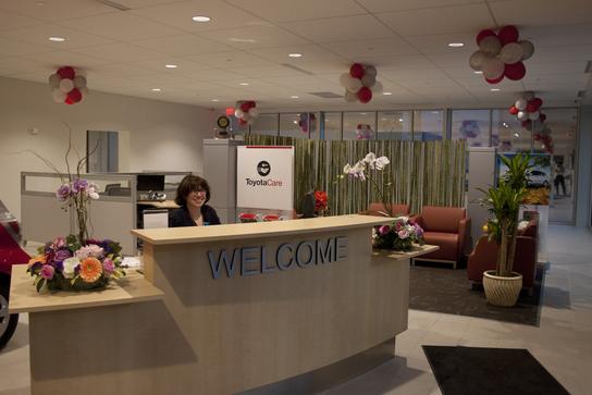 Wellesley Toyota Car Dealership In Wellesley Ma 02481 Kelley Blue