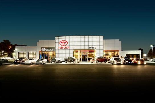 Fort S Toyota Of Pekin Car Dealership In North Pekin Il