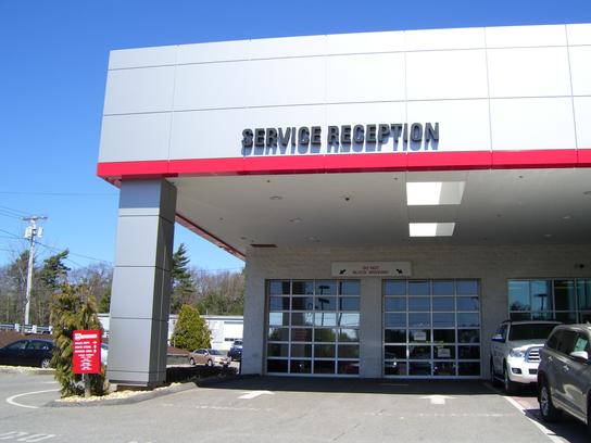 Route 44 Toyota Car Dealership In Raynham Ma 02767 Kelley Blue Book