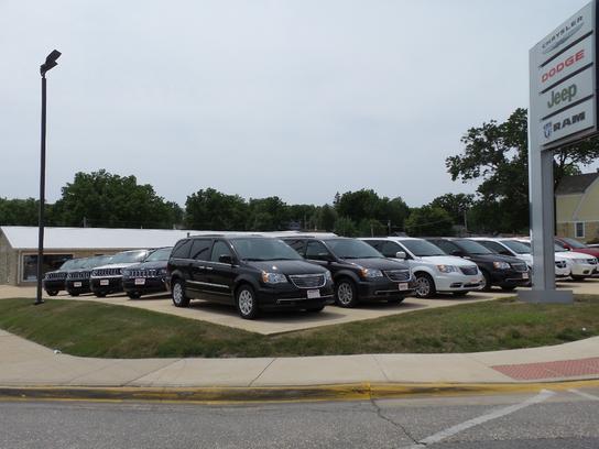 Wayne Hall Chrysler Jeep Dodge