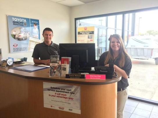 Fort S Toyota Of Pekin Car Dealership In North Pekin Il