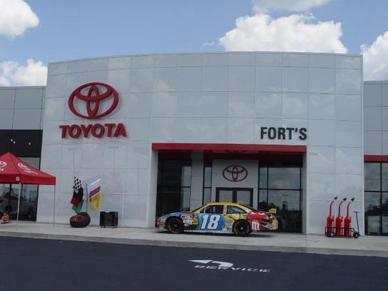 Fort S Toyota Of Pekin Car Dealership In North Pekin Il