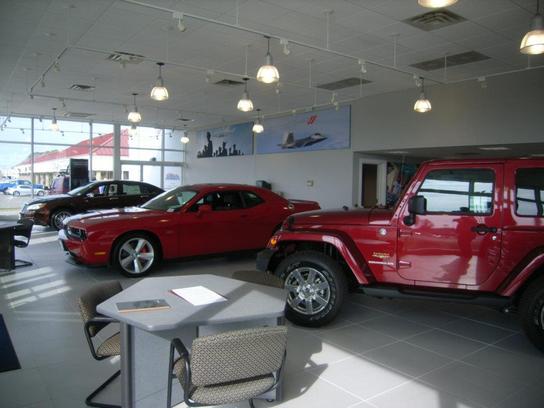 Pomoco Chrysler Jeep of Hampton
