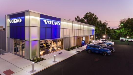 Lovering Volvo Cars Nashua