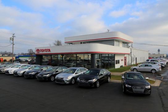 Serra Traverse City North Campus Car Dealership In Serra Traverse City North Campus 1
