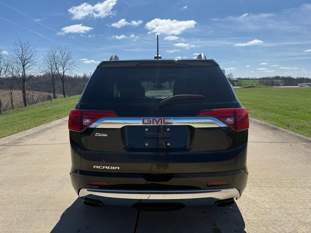 Used 2017 GMC Acadia Denali image 4