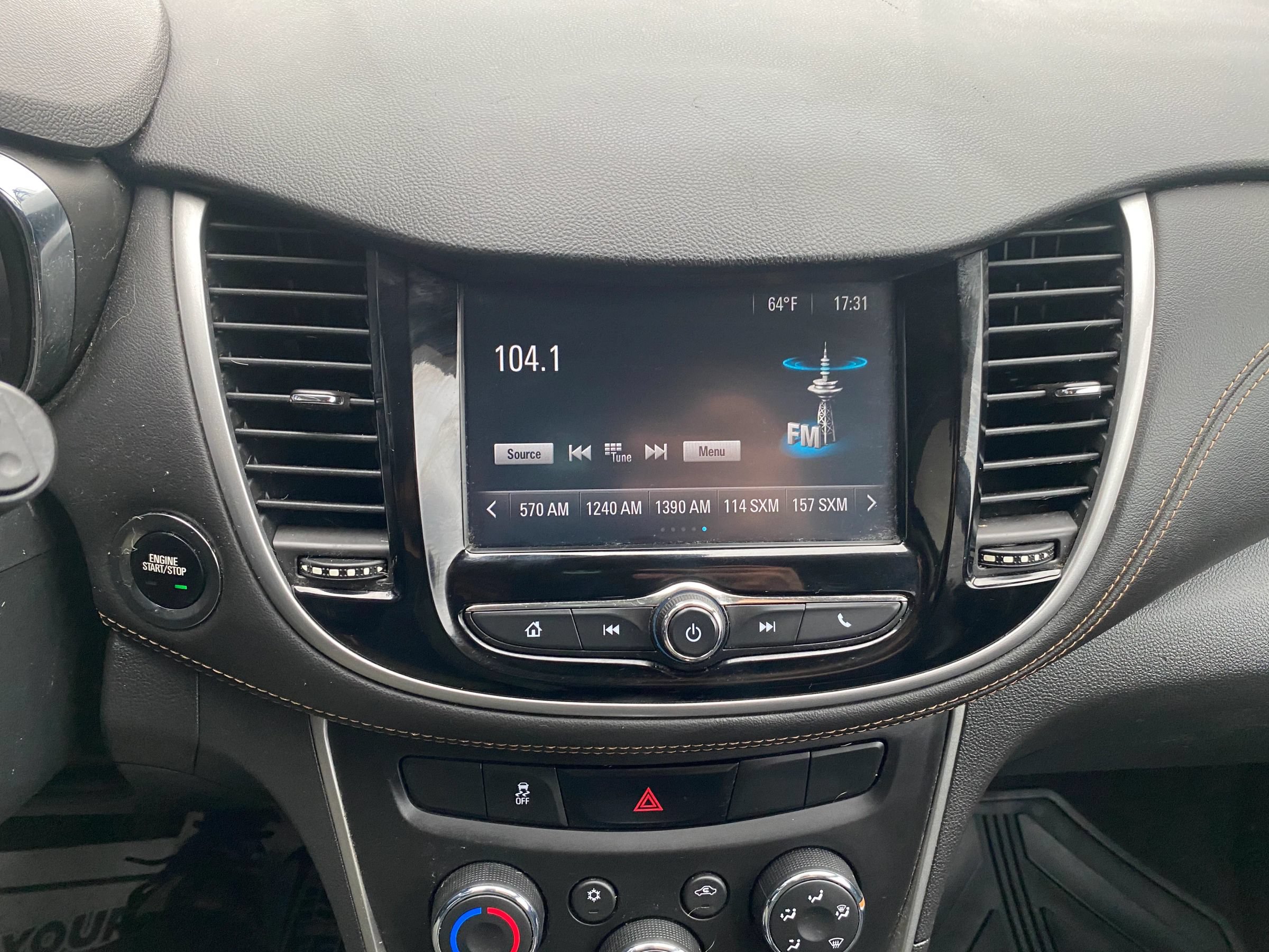 Used 2017 Chevrolet Trax LT w/ LT Convenience Package AWD/4WD image 18