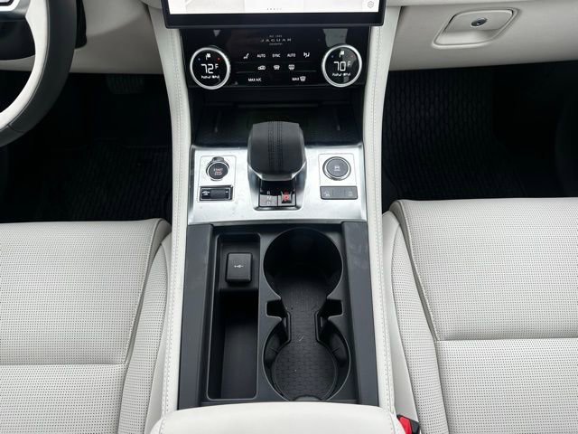 Used 2026 Jaguar F-PACE R-Dynamic S image 28