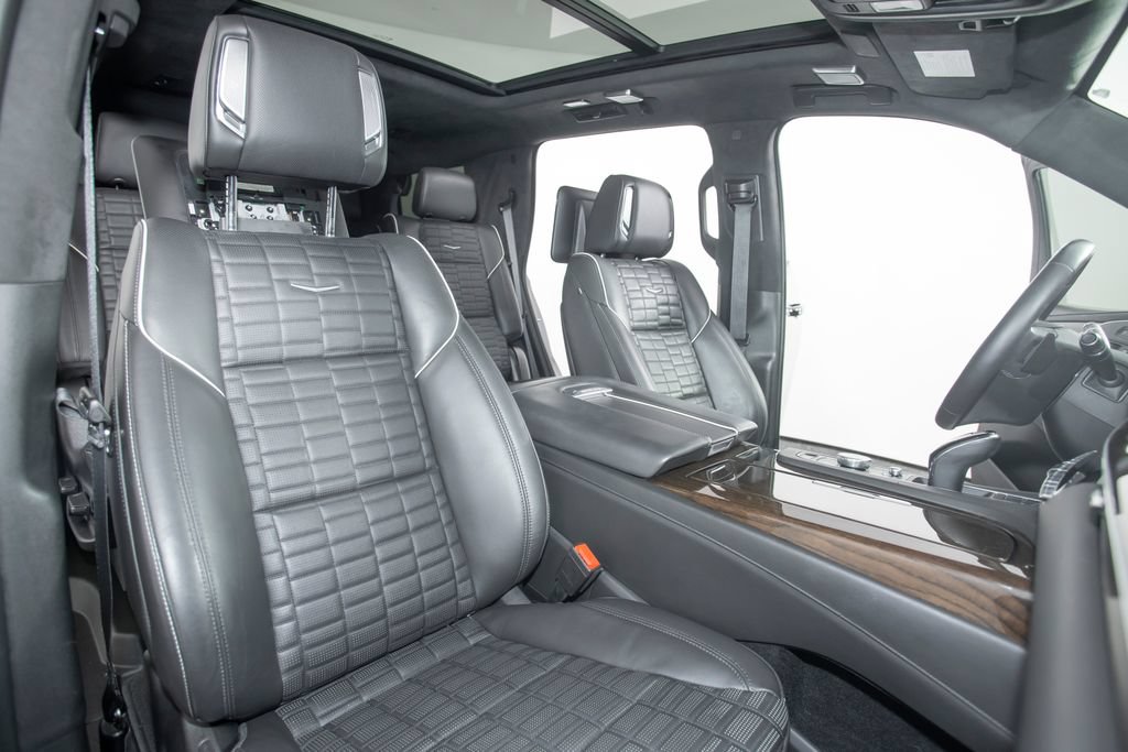 Used 2022 Cadillac Escalade Sport Platinum w/ Heavy-Duty Trailer Package AWD/4WD image 53