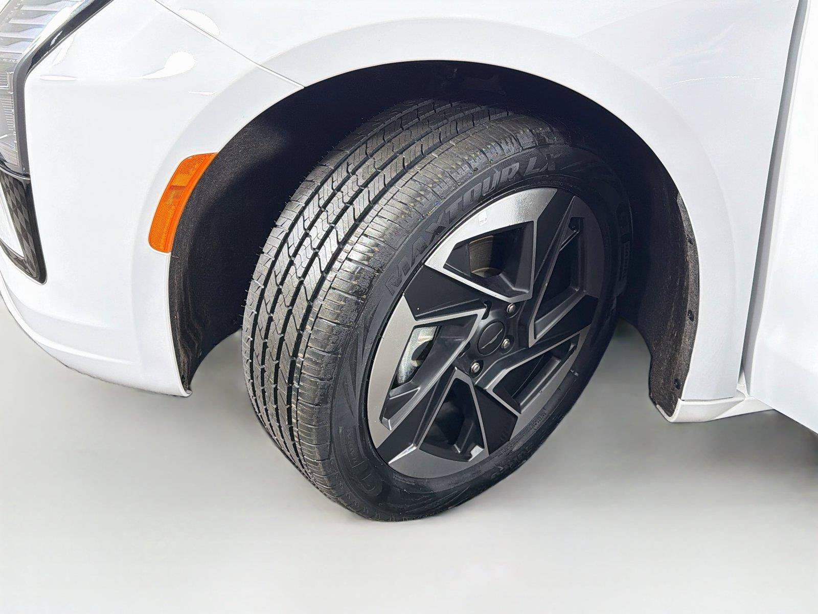 Used 2027 Chrysler Pacifica Limited FWD image 37