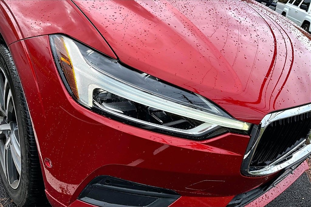 Used 2019 Volvo XC60 T5 Momentum w/ Premium Package image 32