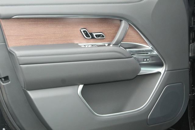 New 2026 Land Rover Range Rover SE image 21