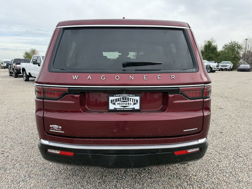 Used 2022 Jeep Wagoneer Series III w/ Premium Group I AWD/4WD image 9