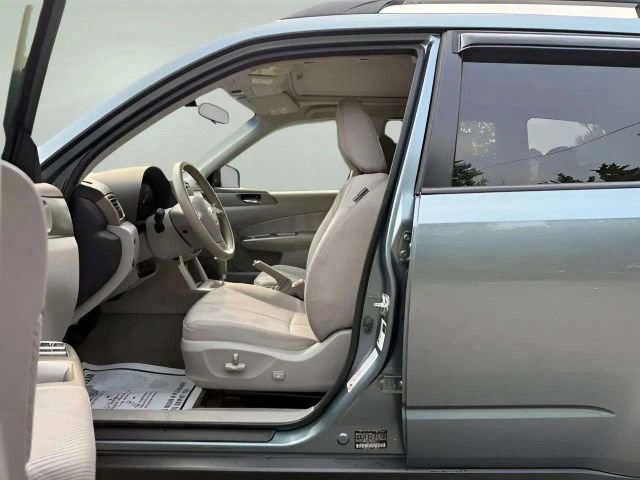 Used 2010 Subaru Forester 2.5X Premium image 9
