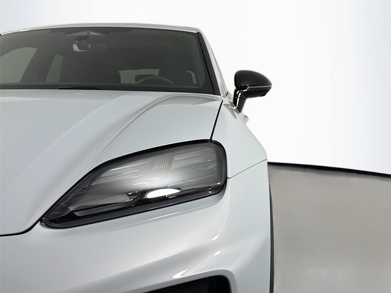 Certified 2026 Porsche Macan 4 Electric RWD image 15
