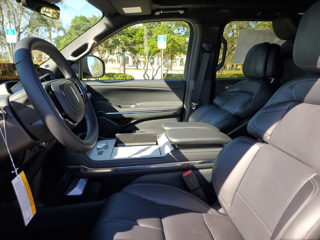 New 2025 Lincoln Navigator L Reserve w/ Jet Appearance Package image 22