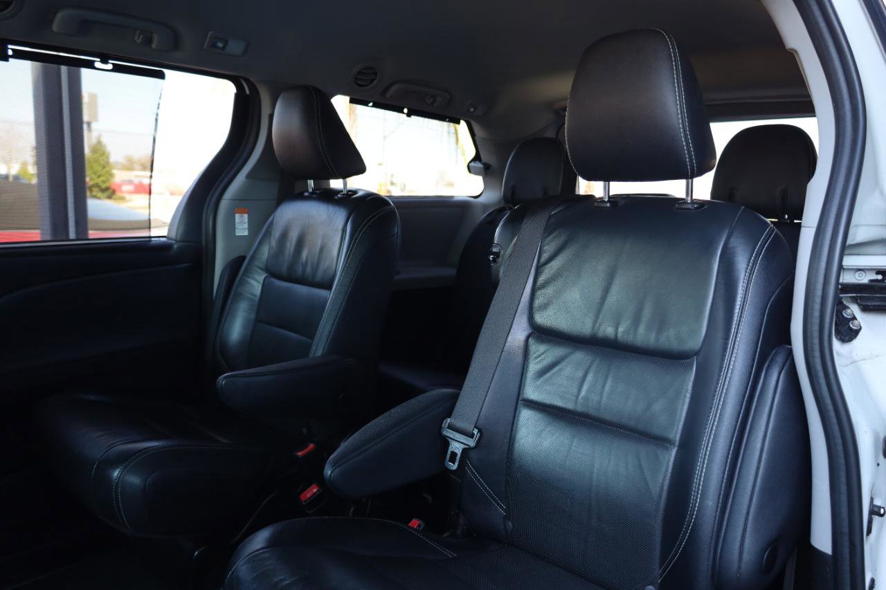 Used 2018 Toyota Sienna SE w/ SE Preferred Package FWD image 12