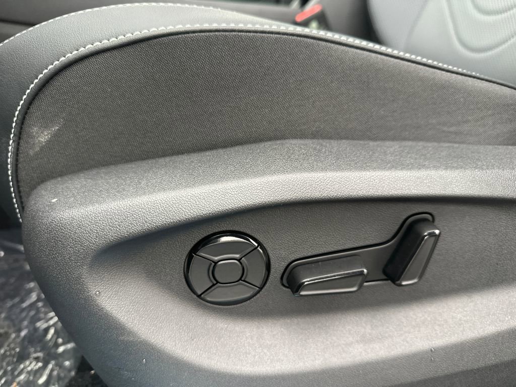 New 2026 Volkswagen Tiguan SE image 4