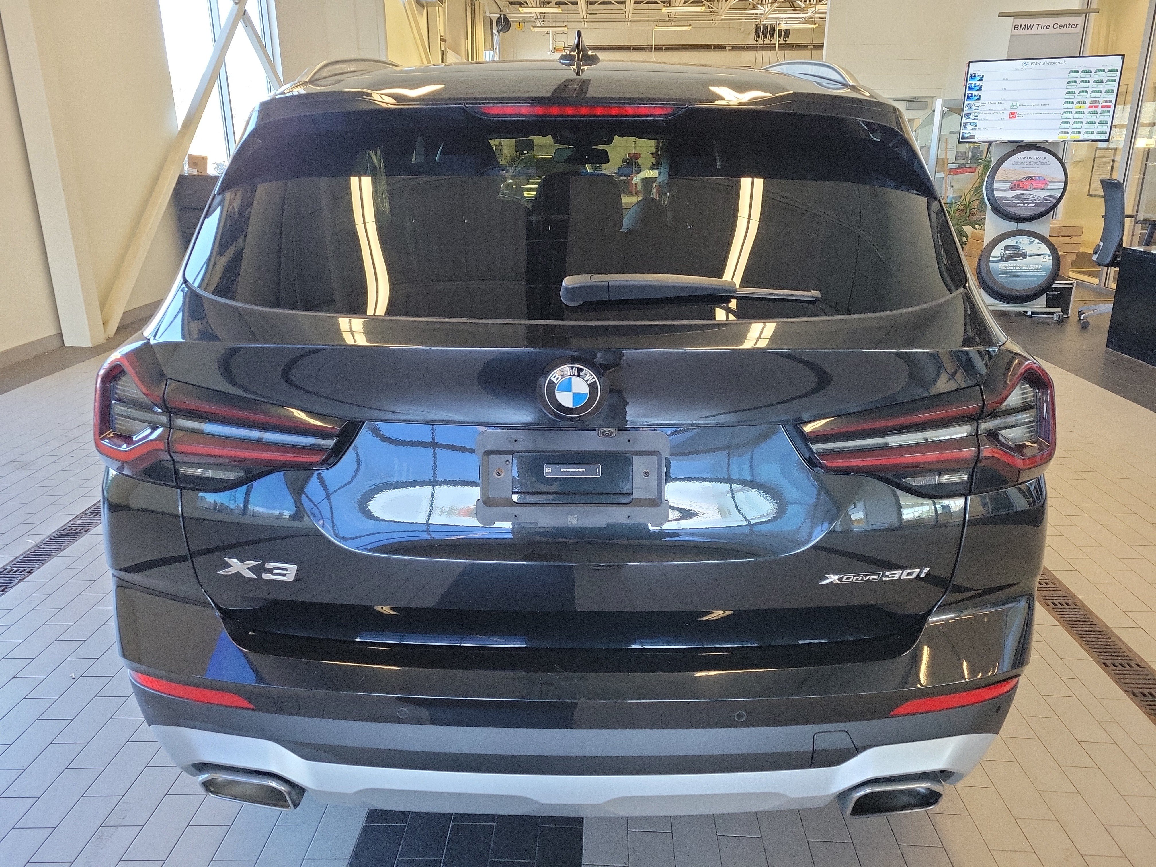 Used 2024 BMW X3 xDrive30i w/ Premium Package w/ZPA AWD/4WD image 6