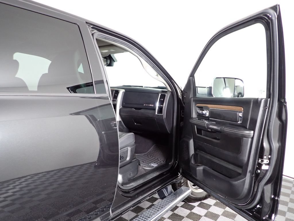 Used 2018 RAM 3500 Laramie AWD/4WD image 37