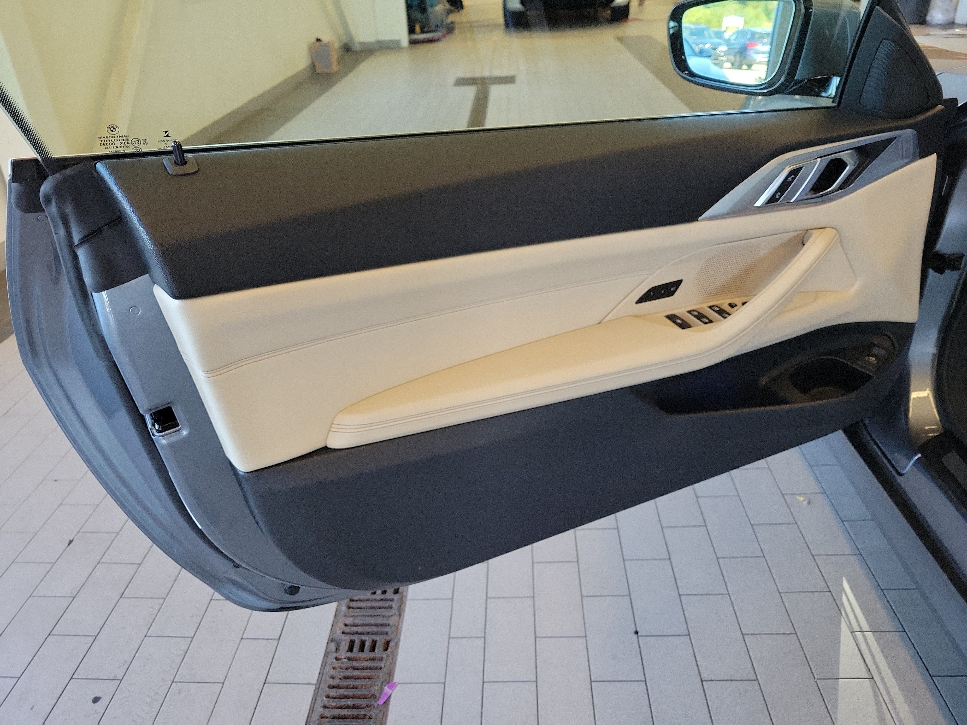 Used 2021 BMW 430i Convertible RWD image 15