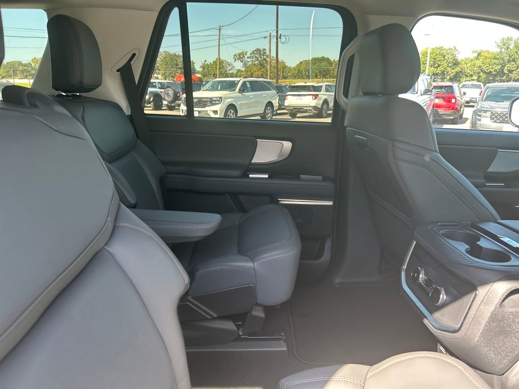 New 2025 Ford Expedition Active image 27