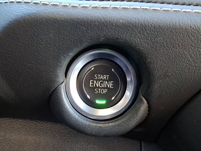 Used 2025 Chevrolet Tahoe Premier AWD/4WD image 23