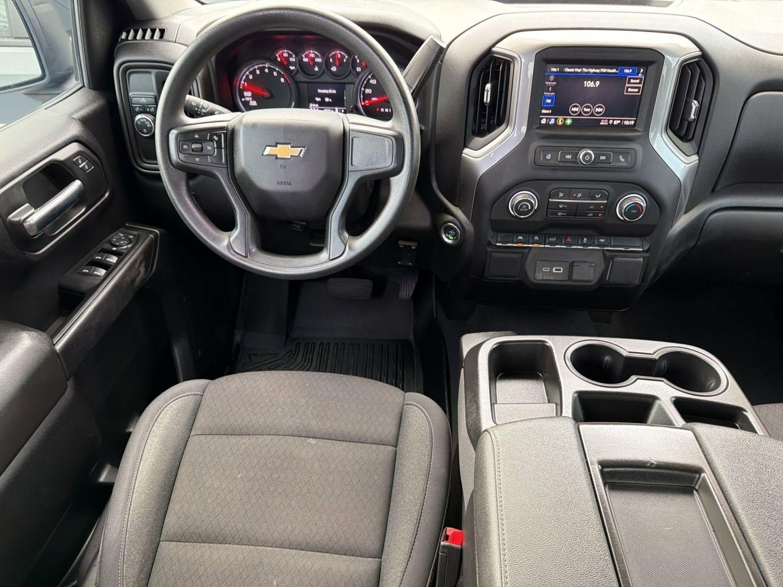 Certified 2025 Chevrolet Silverado 1500 Custom w/ LPO, Dark Essentials Package RWD image 26