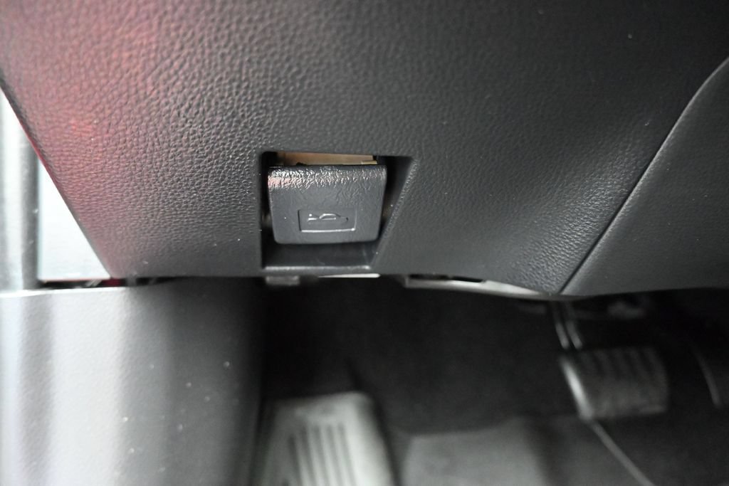 Used 2021 Toyota Corolla LE FWD image 26