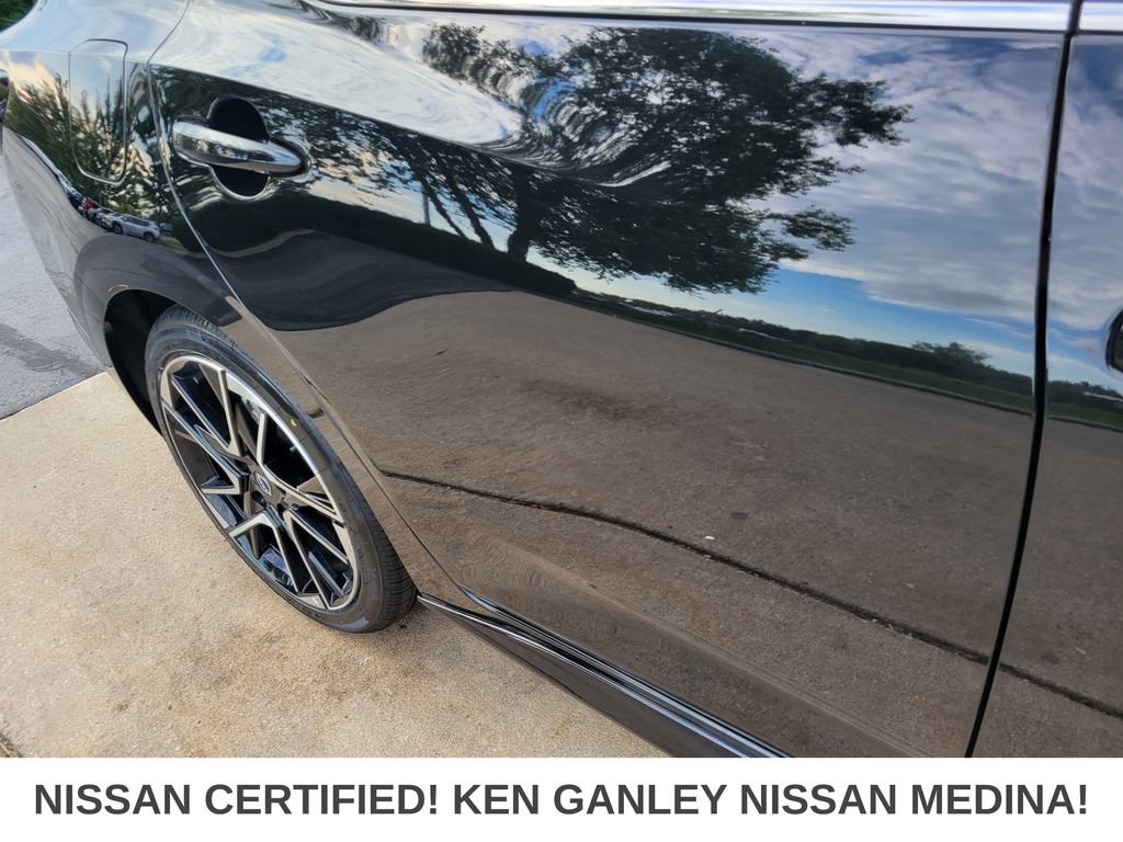 Certified 2025 Nissan Sentra SR FWD image 14