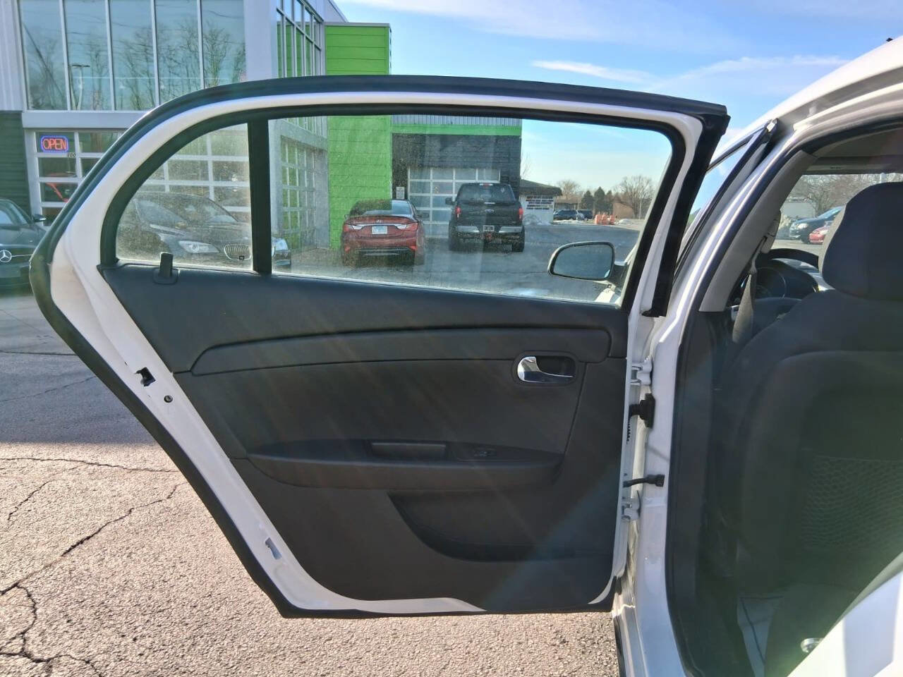 Used 2010 Chevrolet Malibu LT FWD image 14