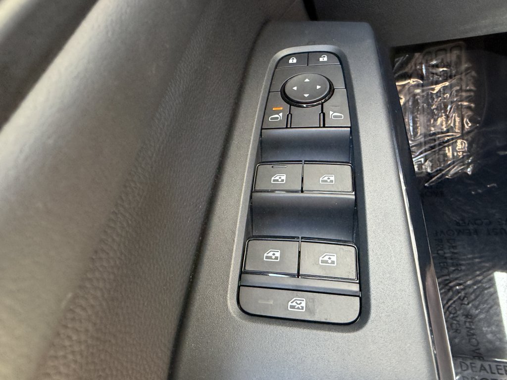 Used 2025 Nissan Pathfinder SV w/ SV Premium Package FWD image 27