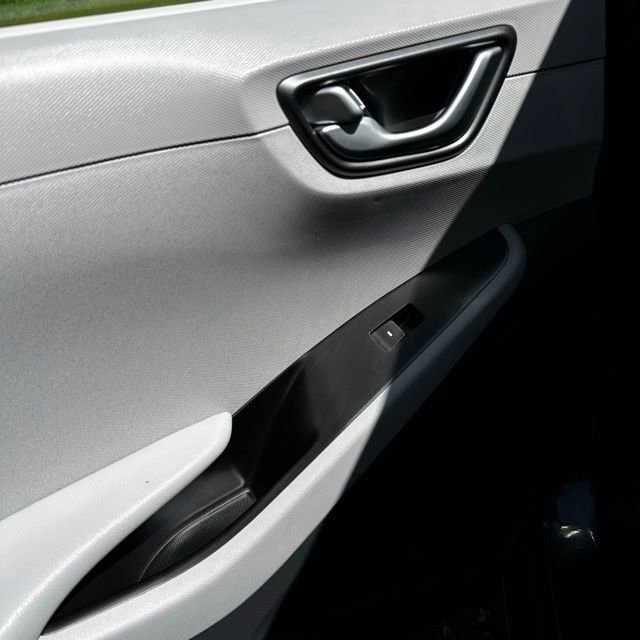 Used 2020 Hyundai Ioniq SEL FWD image 17