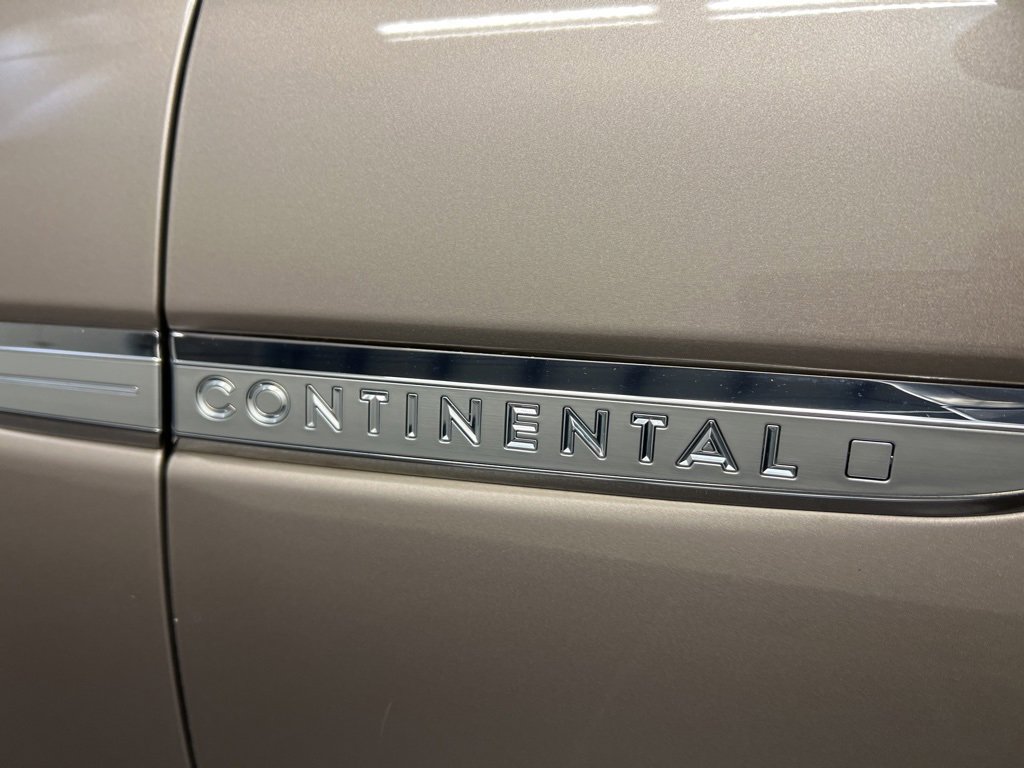 Used 2019 Lincoln Continental Select w/ Continental Climate Package image 35