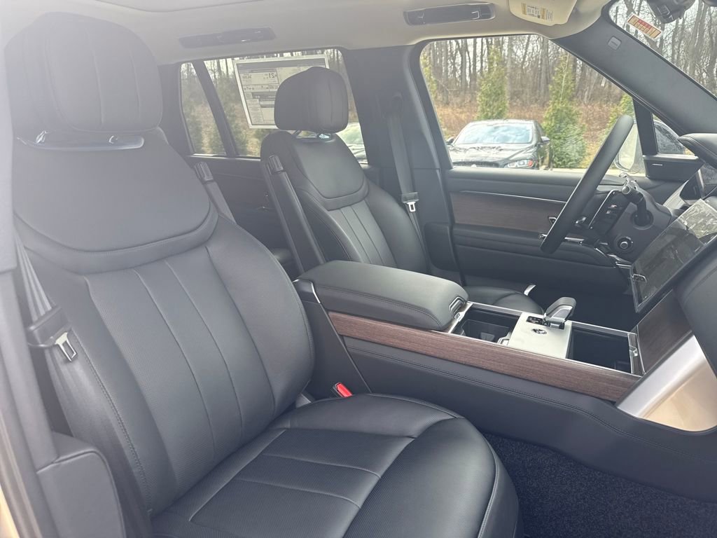 New 2026 Land Rover Range Rover Long Wheelbase SE image 16