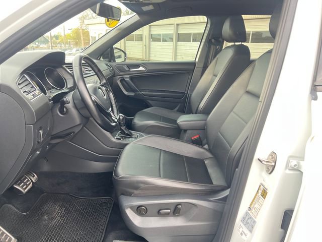 Used 2020 Volkswagen Tiguan SE R-Line AWD/4WD image 18