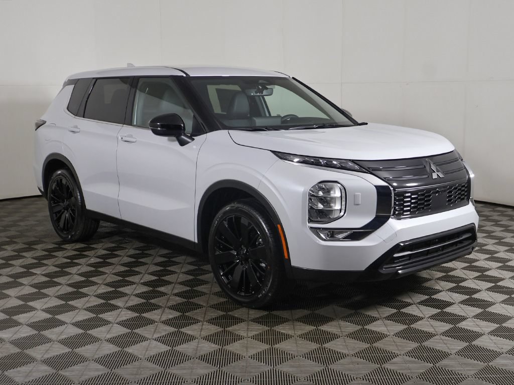New 2026 Mitsubishi Outlander LE AWD/4WD image 2