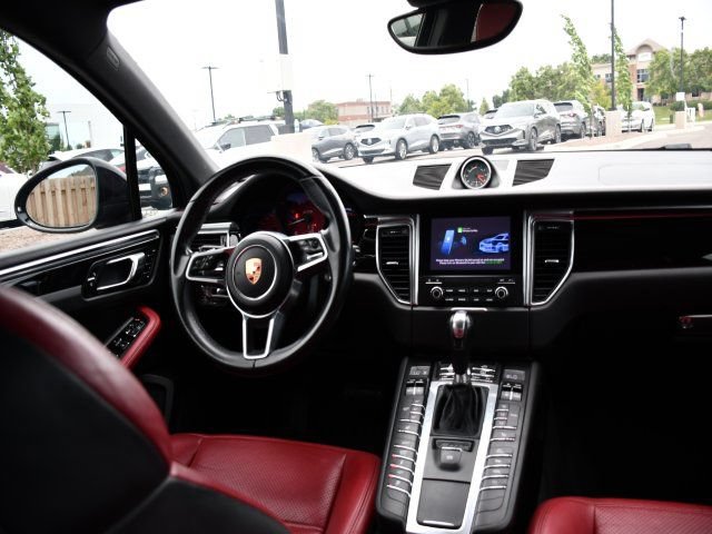 Used 2017 Porsche Macan GTS AWD/4WD image 20