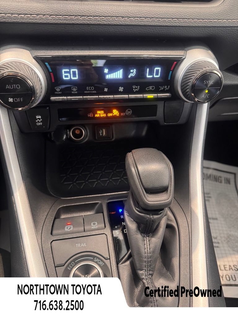 Used 2025 Toyota RAV4 LE AWD/4WD image 18