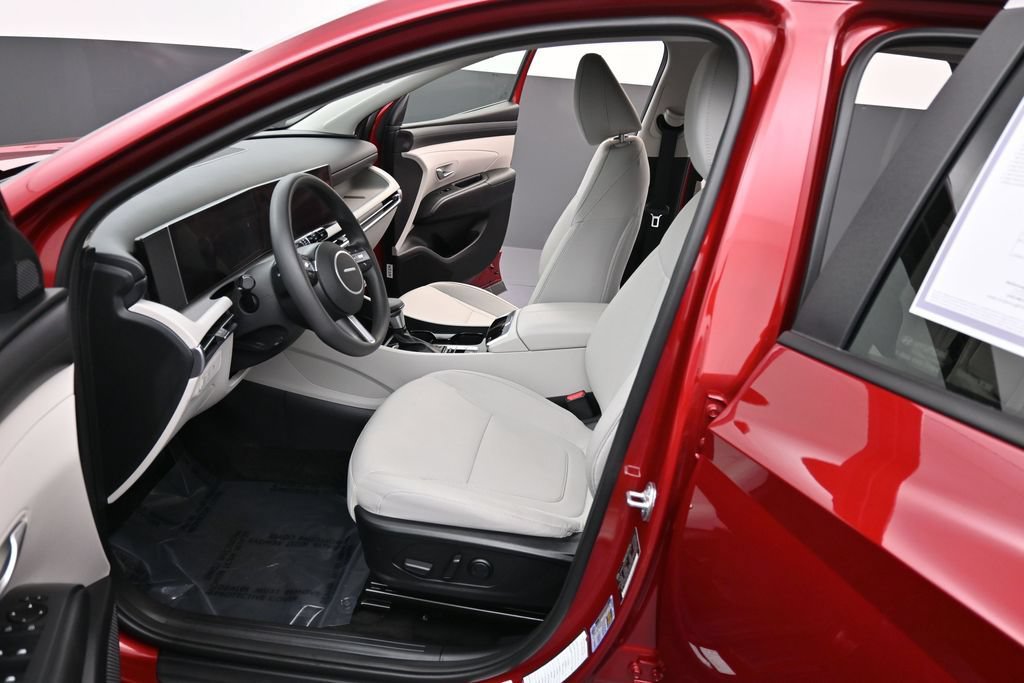 Used 2025 Hyundai Tucson SEL FWD image 11