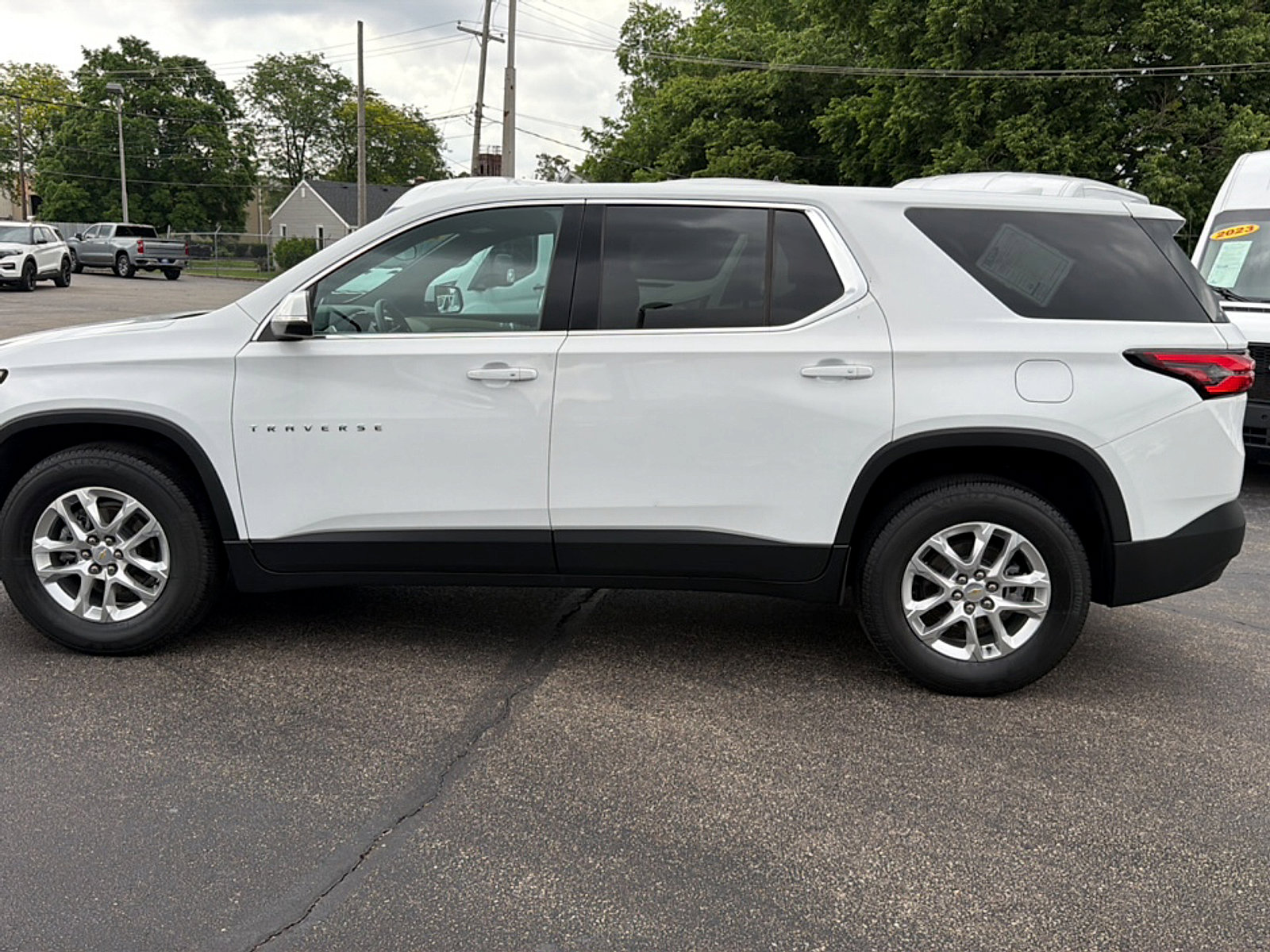 Used 2022 Chevrolet Traverse LS AWD/4WD image 4