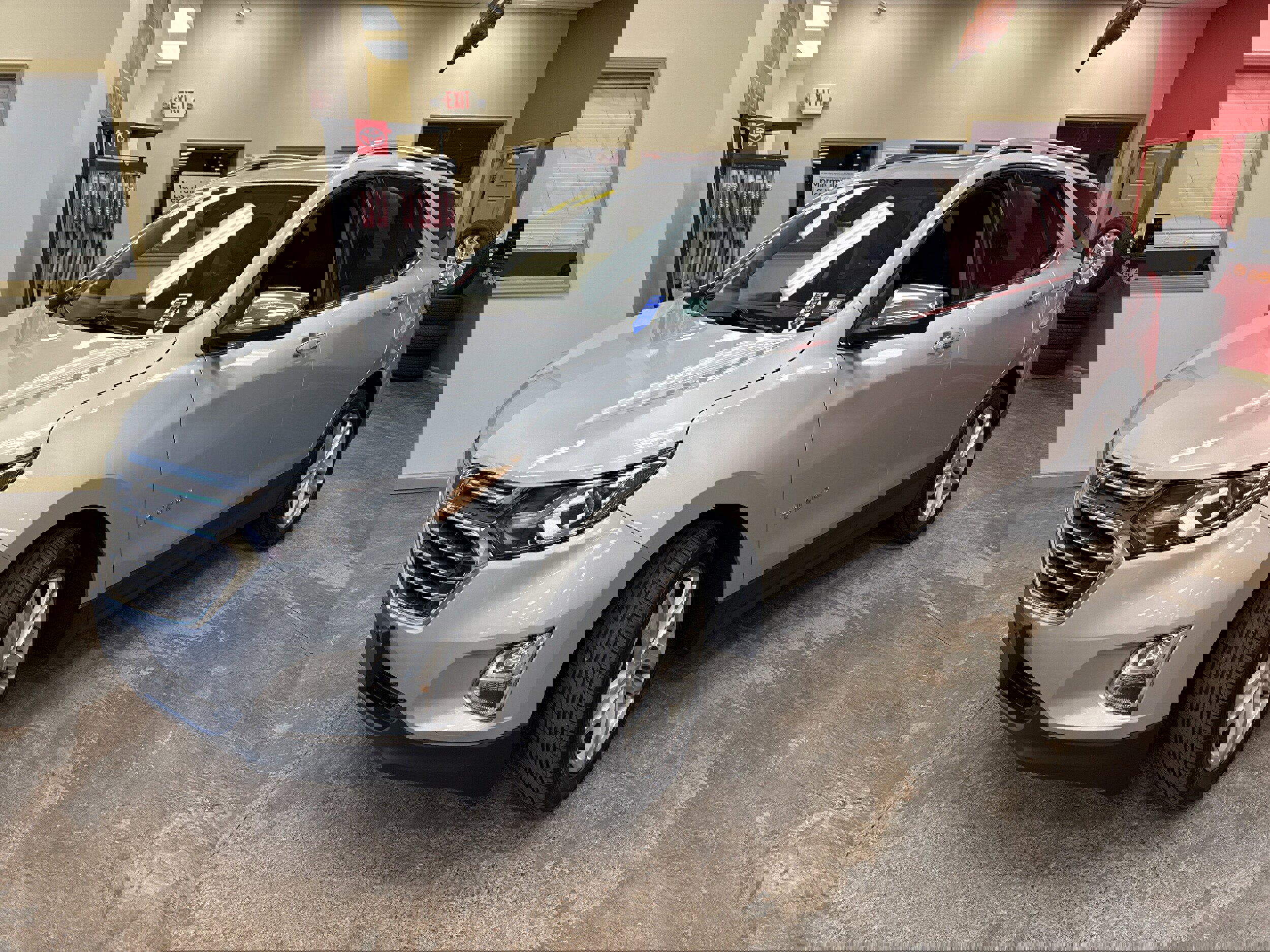 Used 2020 Chevrolet Equinox Premier image 3