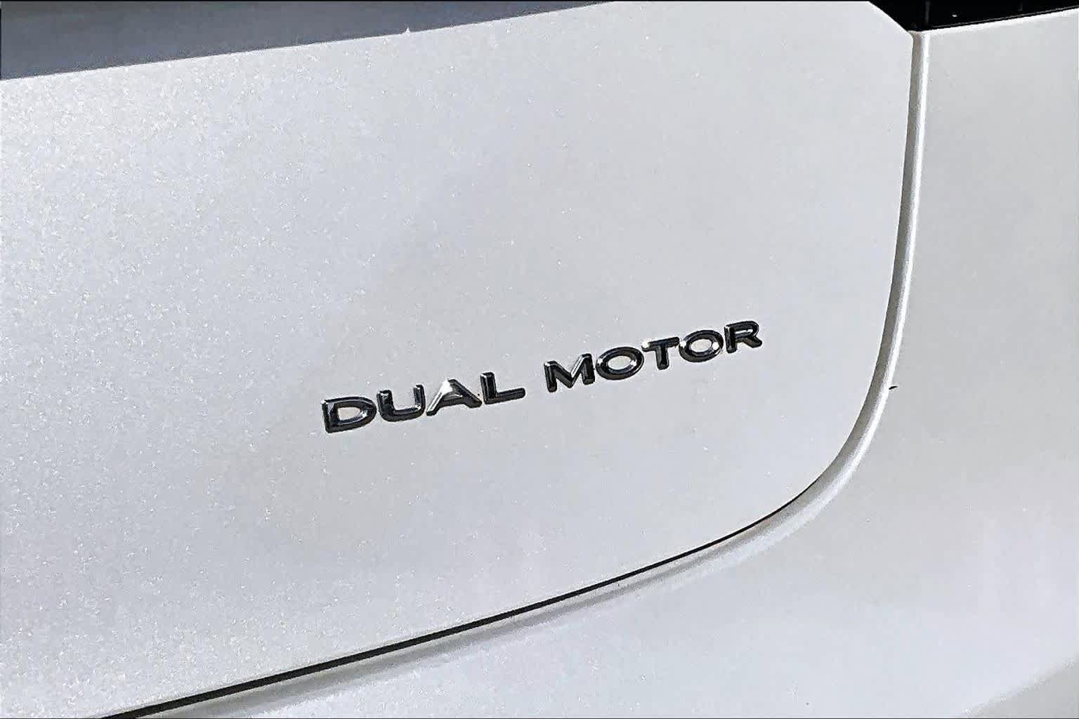 Used 2022 Tesla Model 3 Long Range AWD/4WD image 9