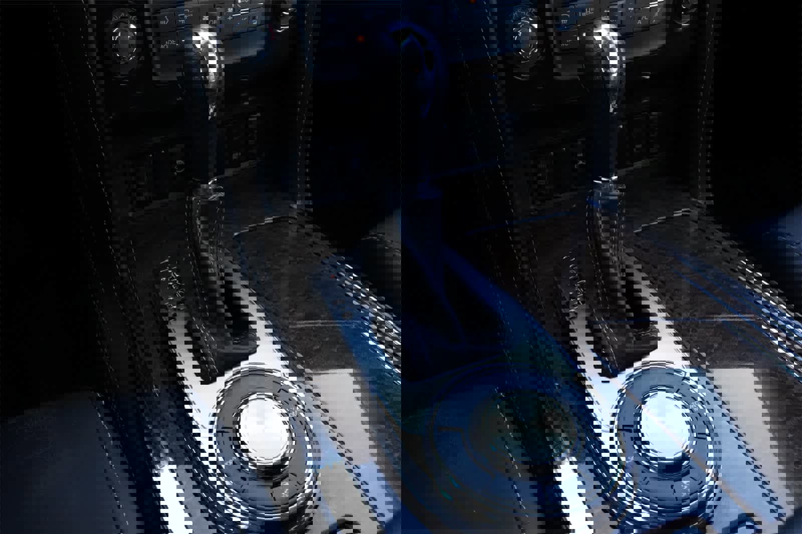 Used 2017 INFINITI QX80 2WD w/ Driver Assistance Package image 15