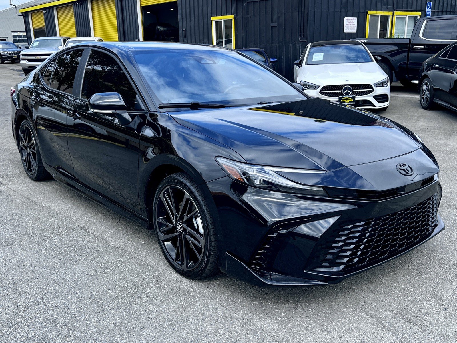 Used 2025 Toyota Camry XSE FWD image 4
