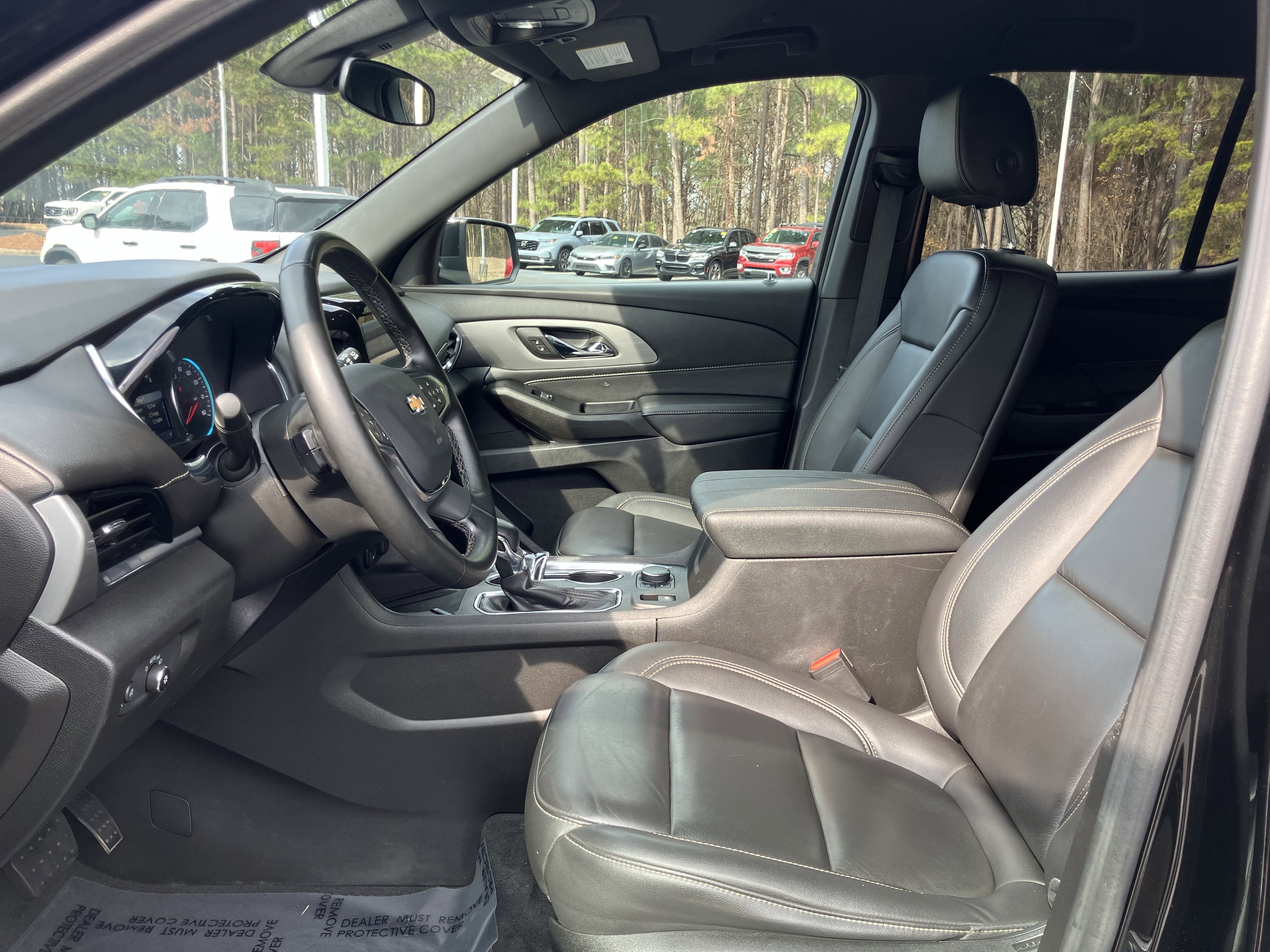 Used 2023 Chevrolet Traverse LT image 16