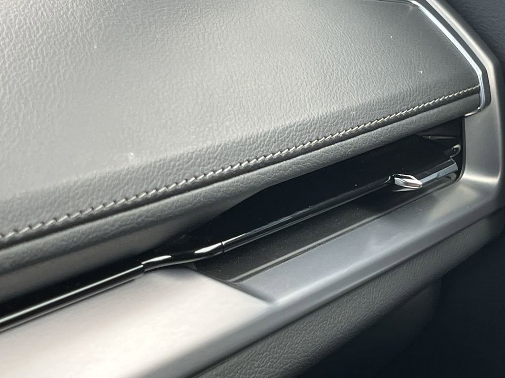 Used 2024 Cadillac XT4 Premium Luxury image 46