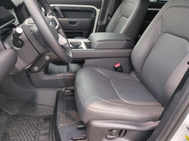 Used 2026 Land Rover Defender 110 X-Dynamic SE AWD/4WD image 12